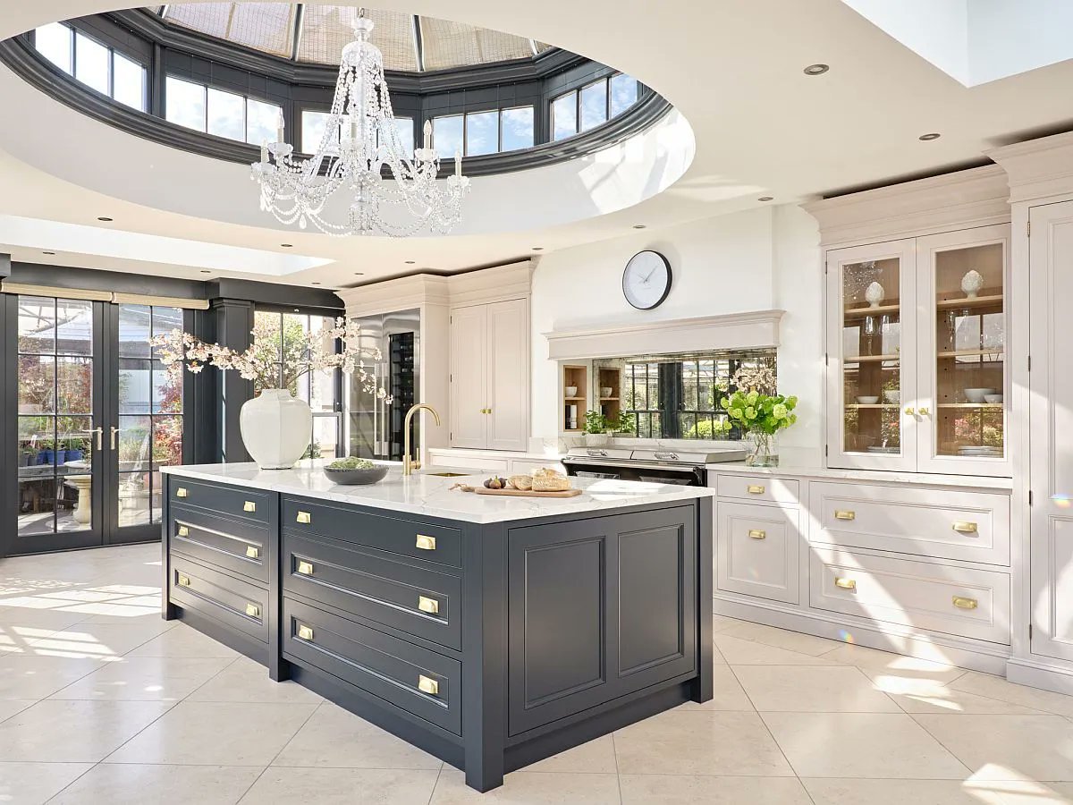 Palm Jumeirah Royal Villa - Image 1