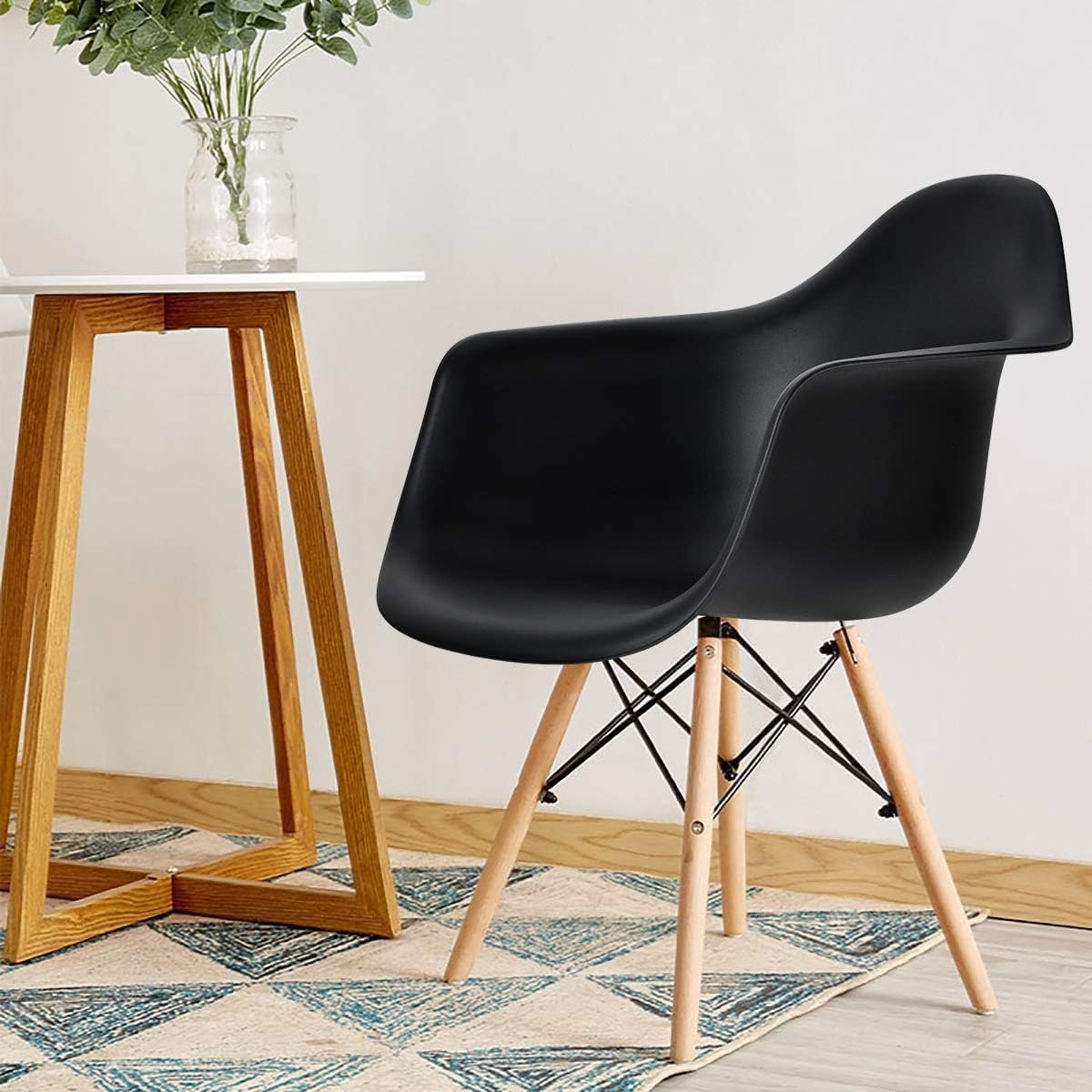 Eiffel Leg Arm Sided Chair (Black)